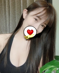 米朵 162.D.46.23歲  經營網拍自己做模特的她，個性溫柔樂觀