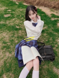 彩虹 165cm C 46KG  22歲 喜好玩角色扮演的哥哥有福啦 嬌小可...