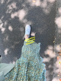 有人緊握你的手就可能會松開 有人給你承諾也就有失望的...